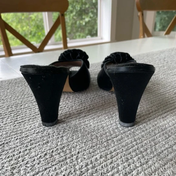 Vintage Daniel Green Black Satin Pom Pom Detail Heeled Mules Fits Size 8 Narrow - Picture 4 of 11
